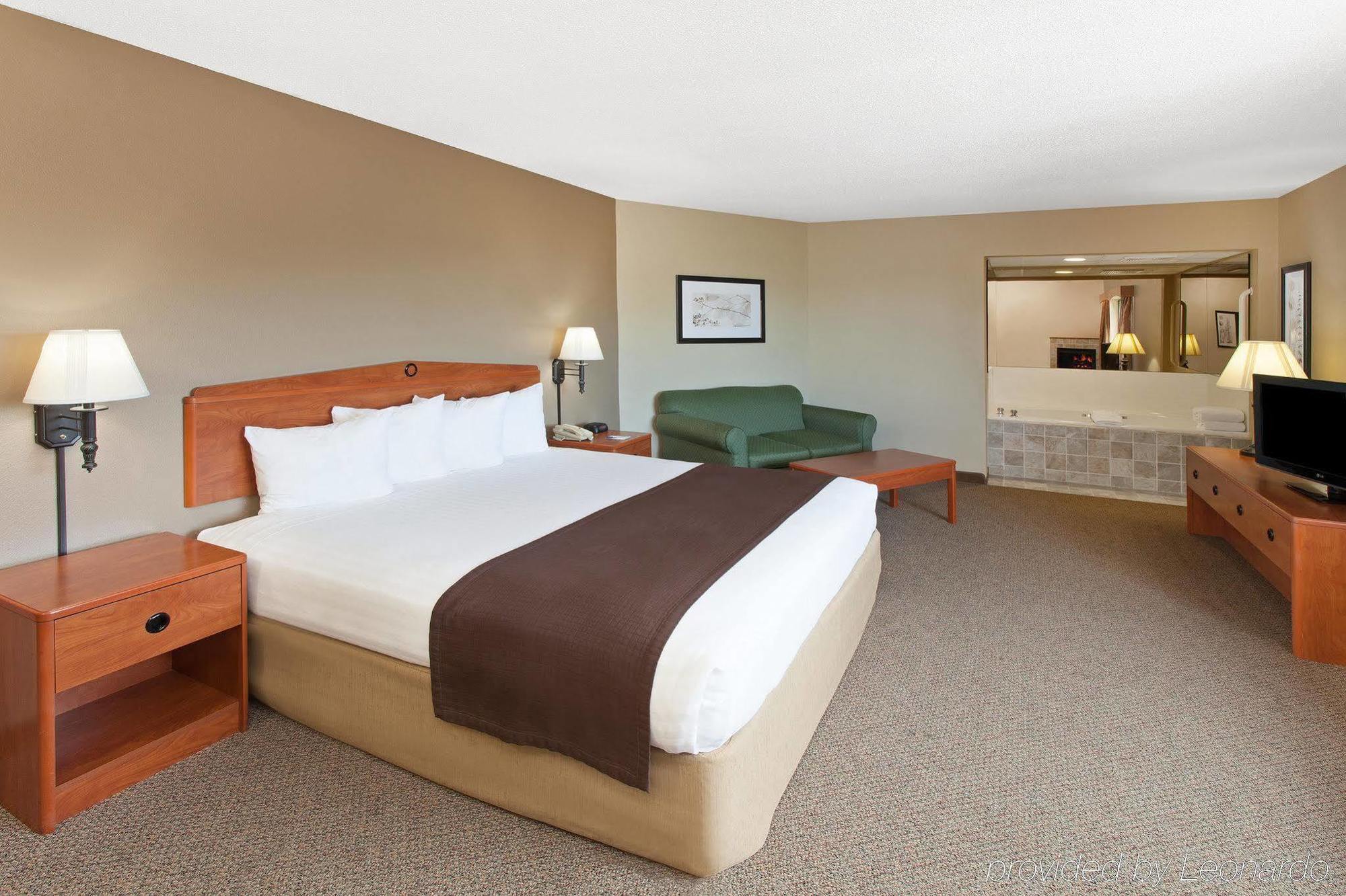 Americinn By Wyndham Greenville Екстериор снимка